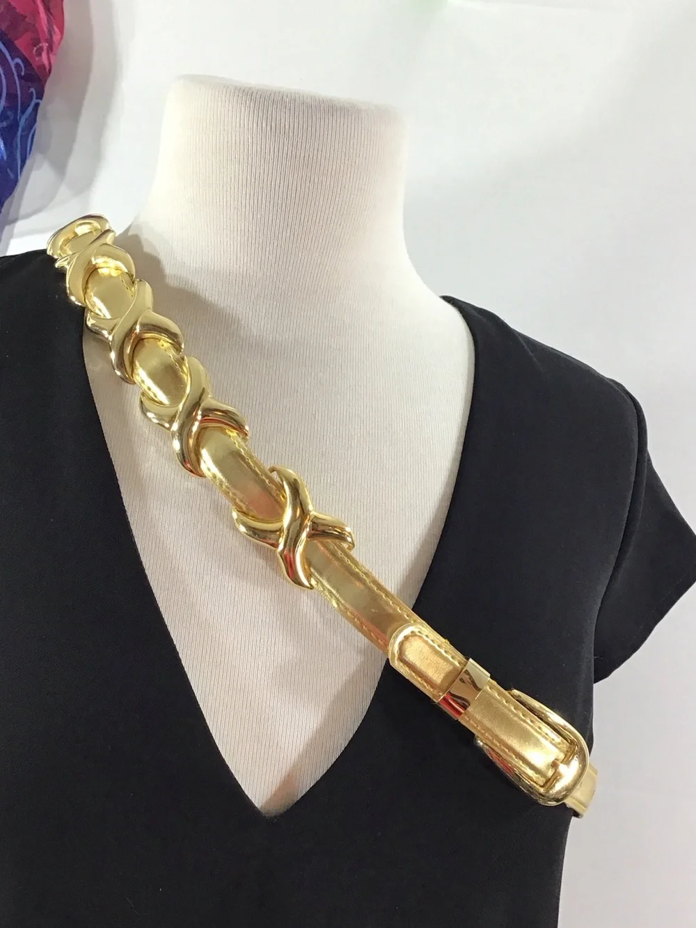 Vintage Captiva metallic gold leather and metal chain belt 34